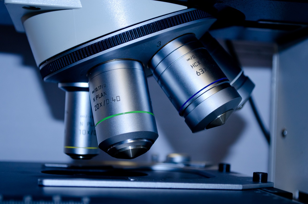 What is the function of semiconductor laser therapeutic apparatus