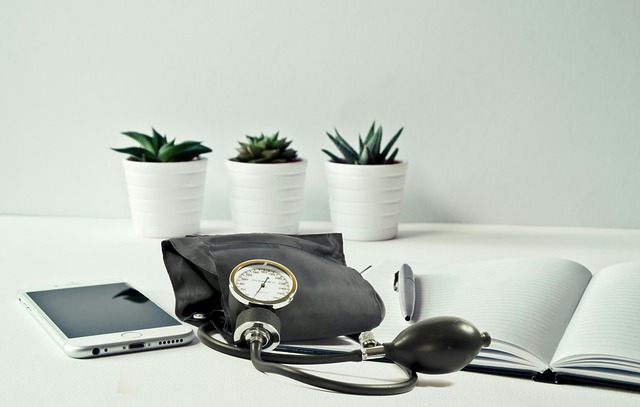 What are the commonly used household medical devices